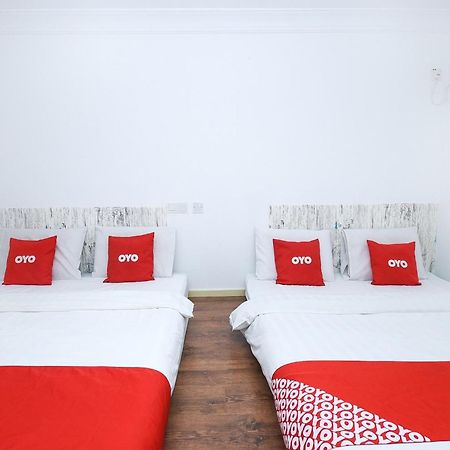 Oyo 90820 River Inn Miri Εξωτερικό φωτογραφία