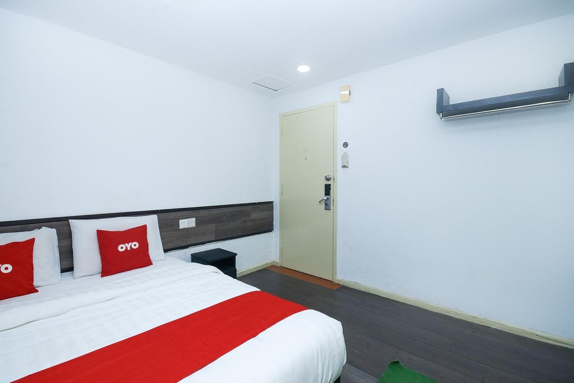 Oyo 90820 River Inn Miri Εξωτερικό φωτογραφία