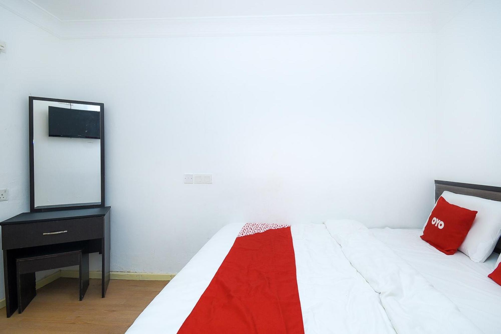 Oyo 90820 River Inn Miri Εξωτερικό φωτογραφία