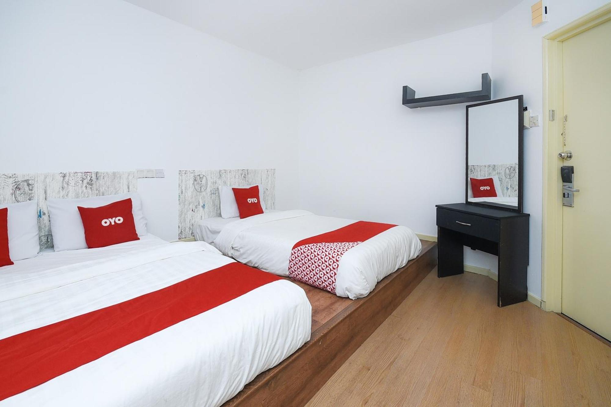 Oyo 90820 River Inn Miri Εξωτερικό φωτογραφία