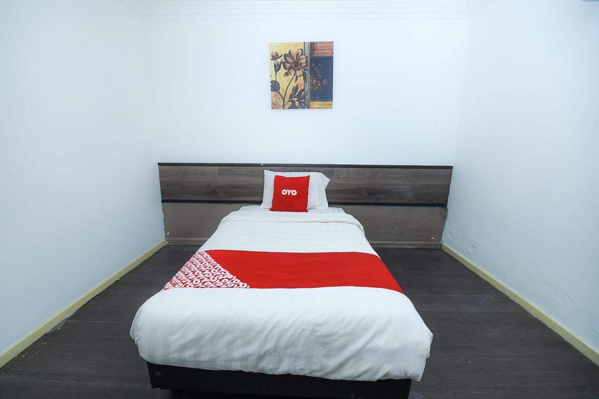Oyo 90820 River Inn Miri Εξωτερικό φωτογραφία