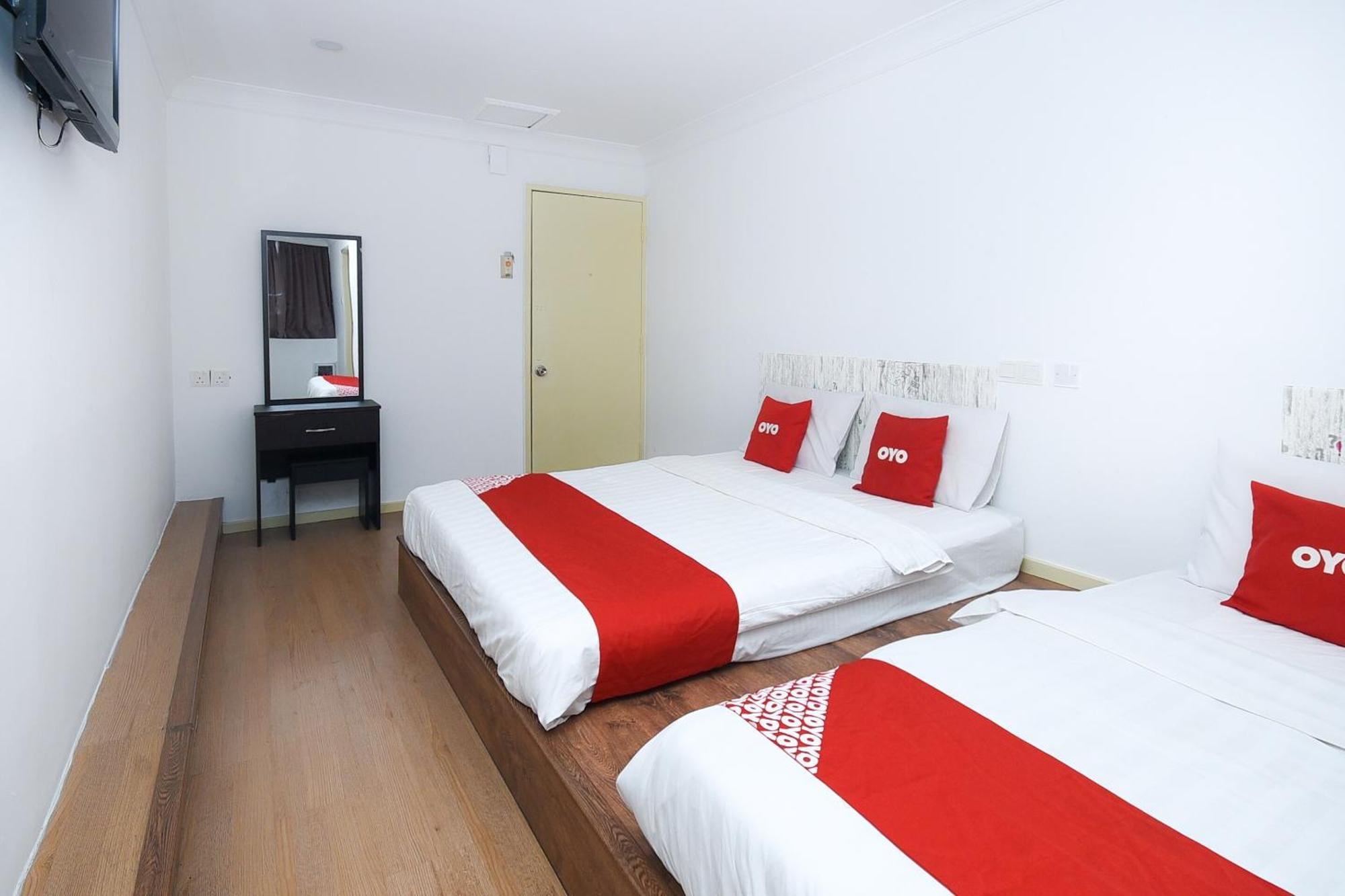 Oyo 90820 River Inn Miri Εξωτερικό φωτογραφία