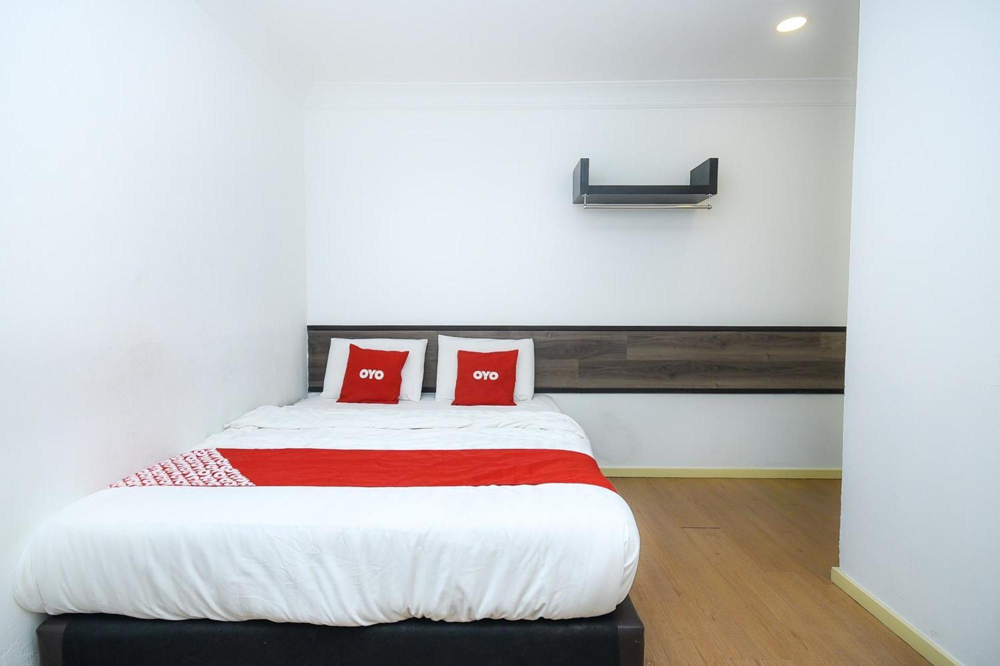 Oyo 90820 River Inn Miri Εξωτερικό φωτογραφία