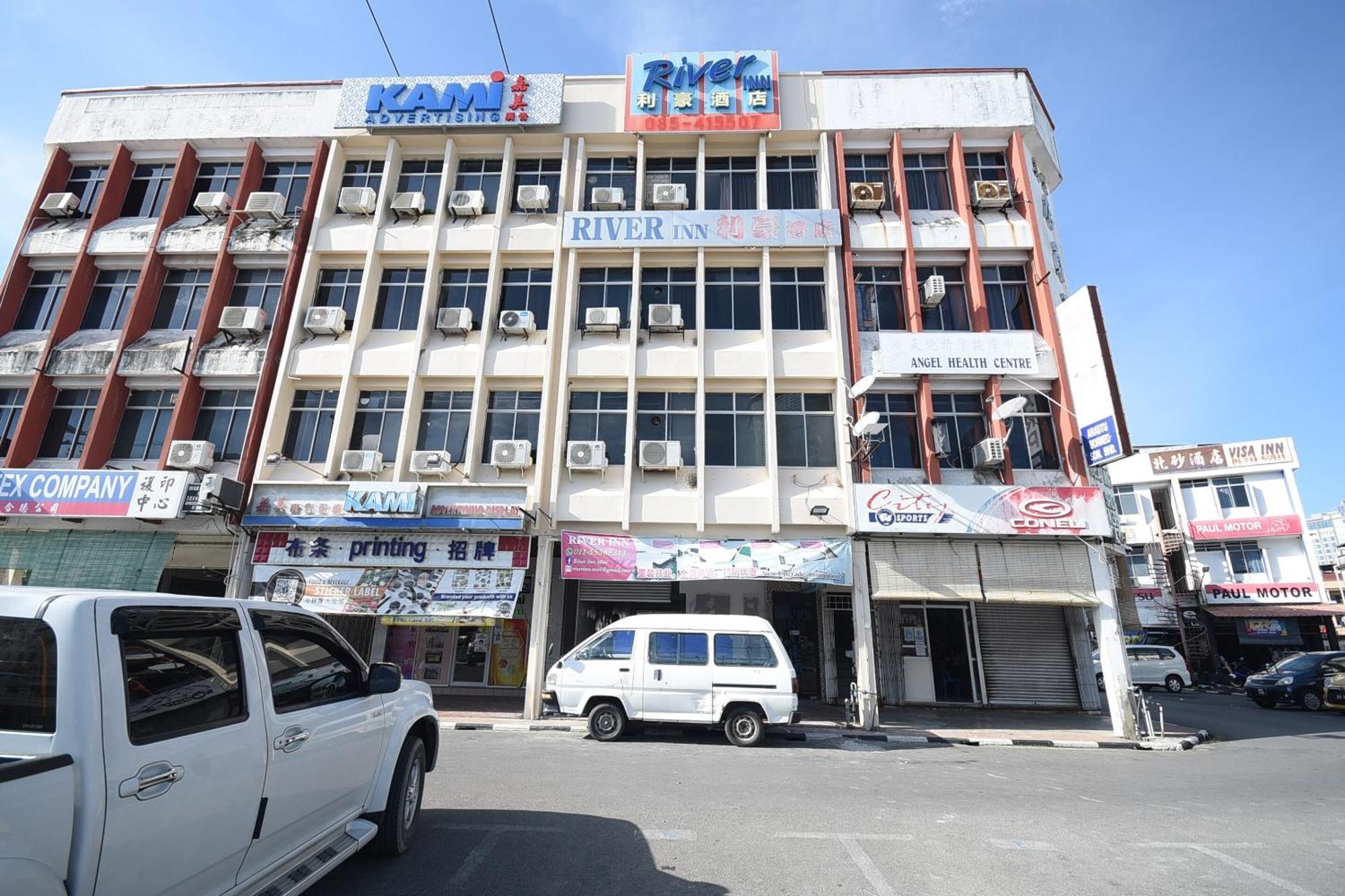 Oyo 90820 River Inn Miri Εξωτερικό φωτογραφία
