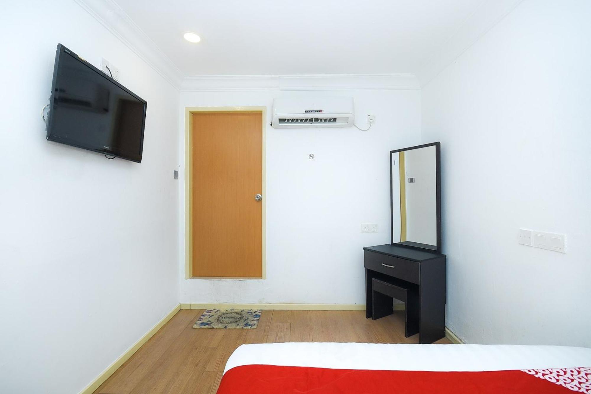 Oyo 90820 River Inn Miri Εξωτερικό φωτογραφία