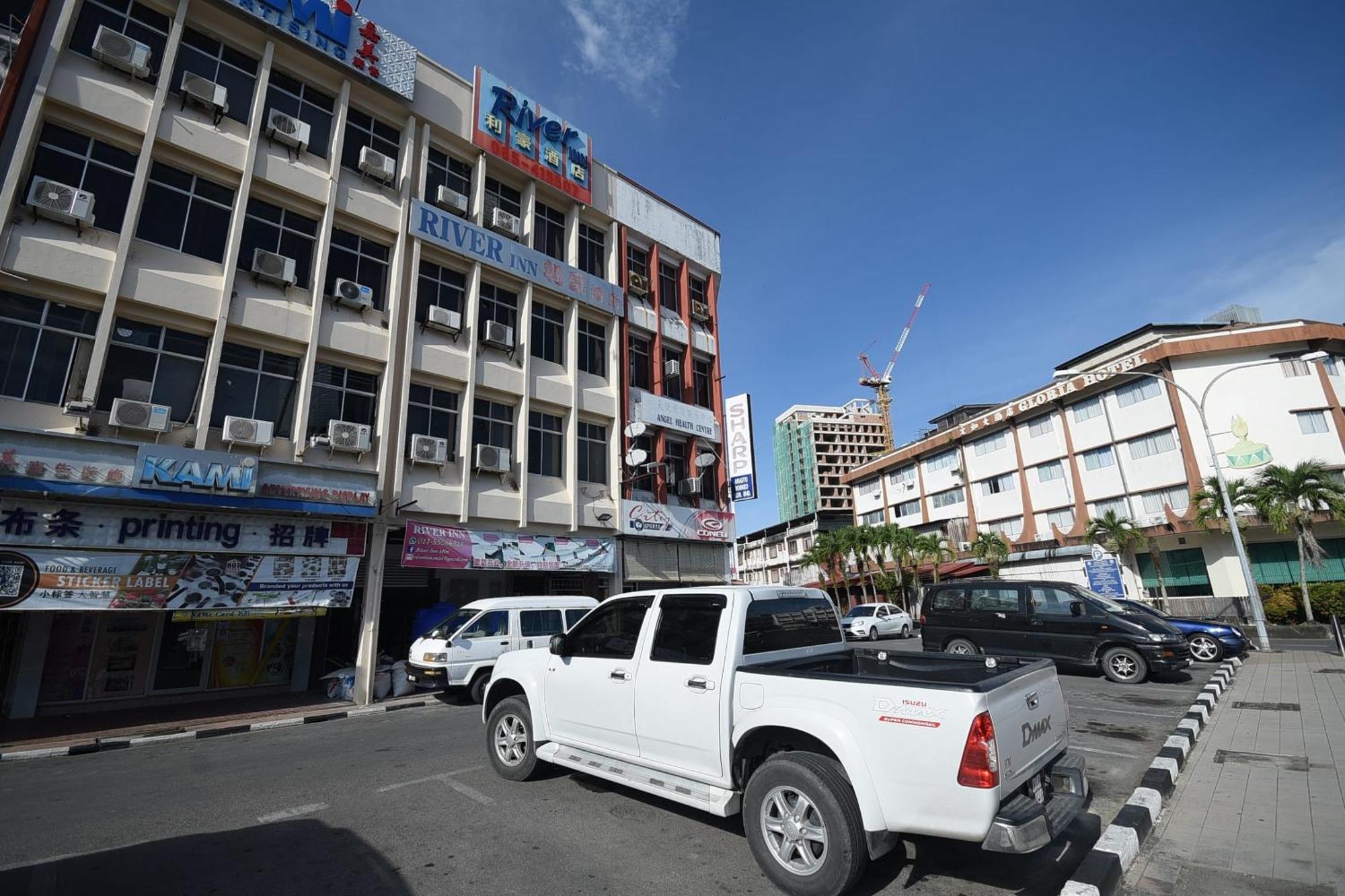 Oyo 90820 River Inn Miri Εξωτερικό φωτογραφία