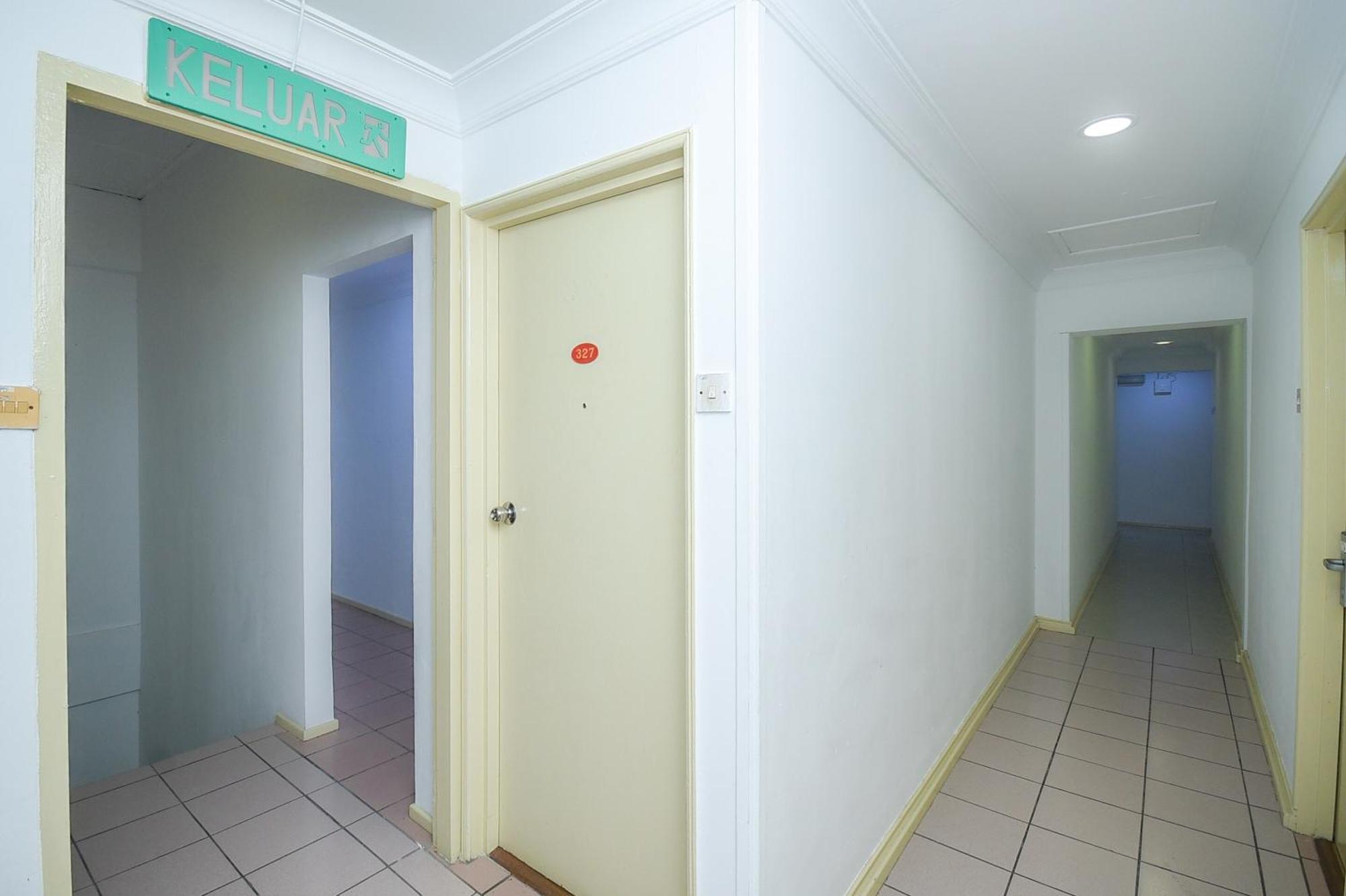 Oyo 90820 River Inn Miri Εξωτερικό φωτογραφία