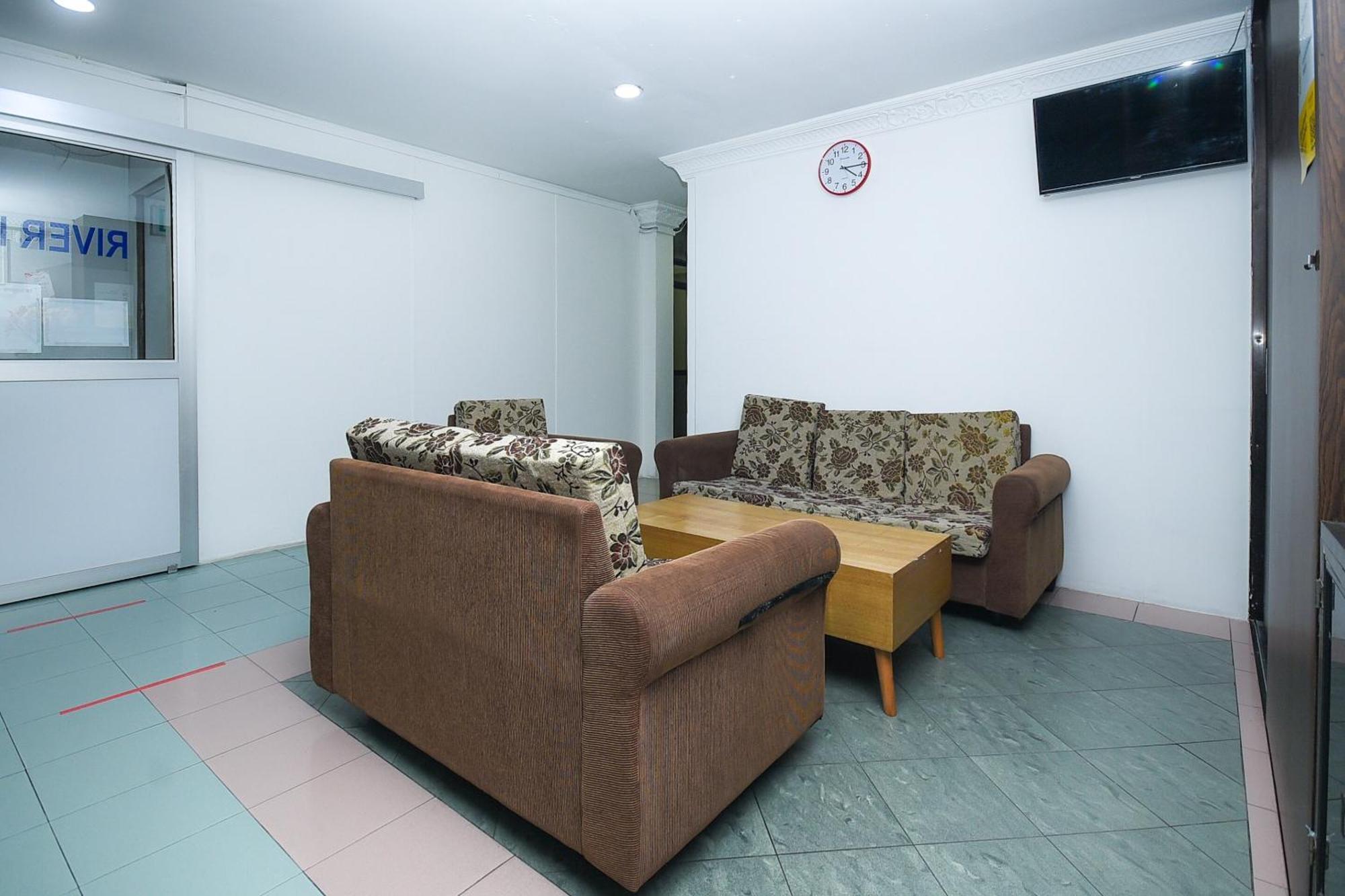 Oyo 90820 River Inn Miri Εξωτερικό φωτογραφία
